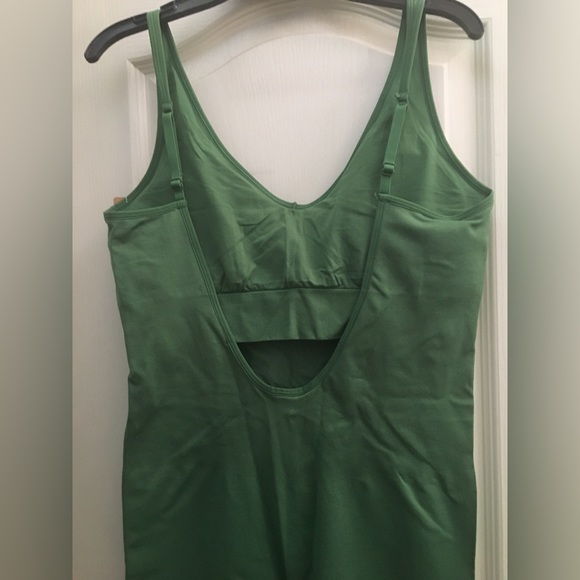 PINK 6" SEAMLESS WORKOUT ONESIE Green size M - Picture 4 of 6